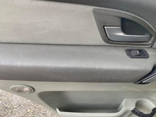 Load image into Gallery viewer, Extensive Interior