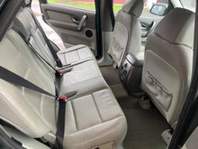 Load image into Gallery viewer, Extensive Interior